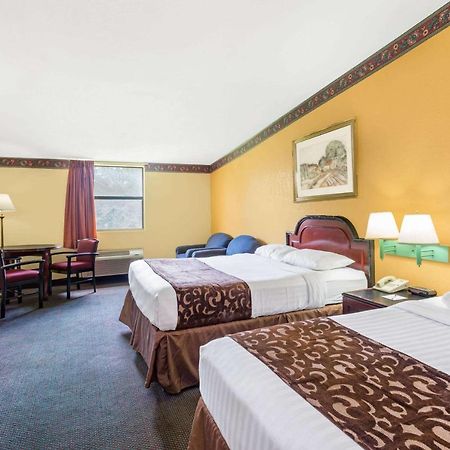 Howard Johnson By Wyndham Lake City Εξωτερικό φωτογραφία