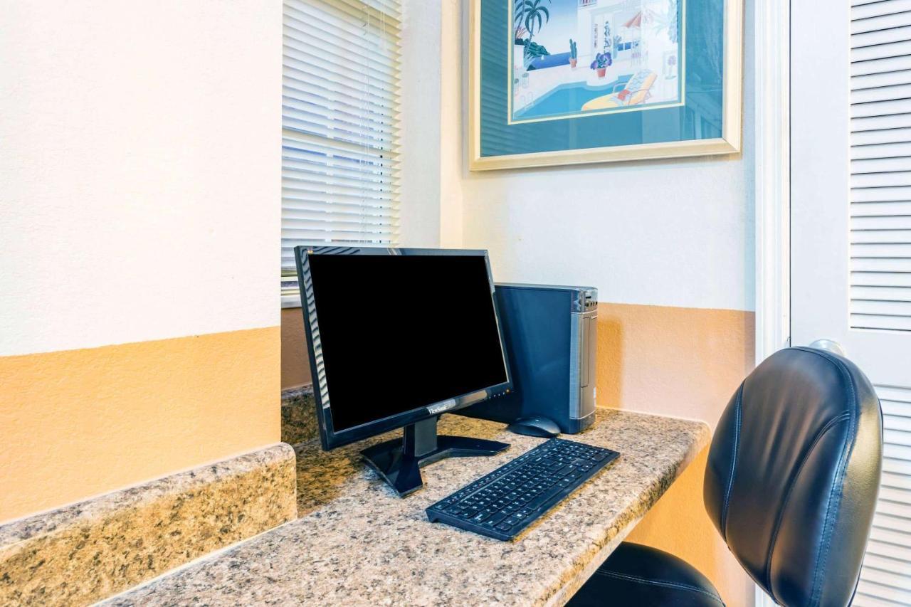 Howard Johnson By Wyndham Lake City Εξωτερικό φωτογραφία