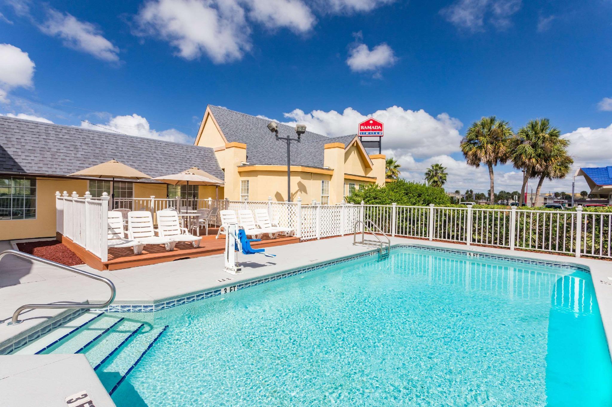 Howard Johnson By Wyndham Lake City Εξωτερικό φωτογραφία