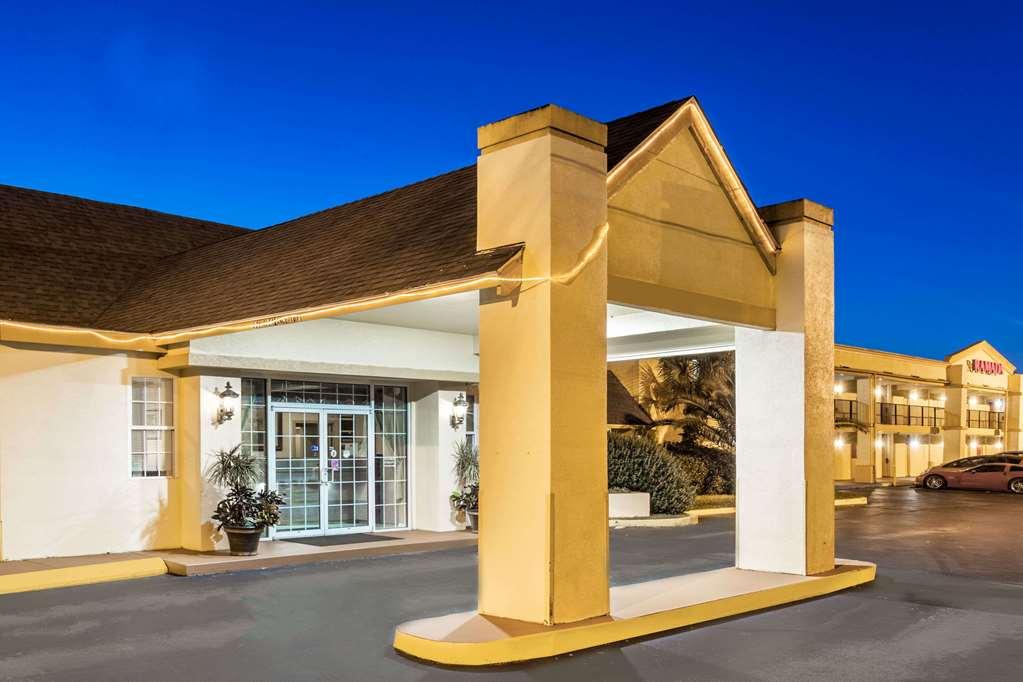Howard Johnson By Wyndham Lake City Εξωτερικό φωτογραφία